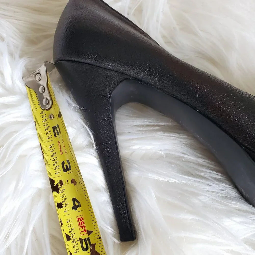 BCBGeneration Black Snakeskin Peep Toe Platform Heels SZ 9